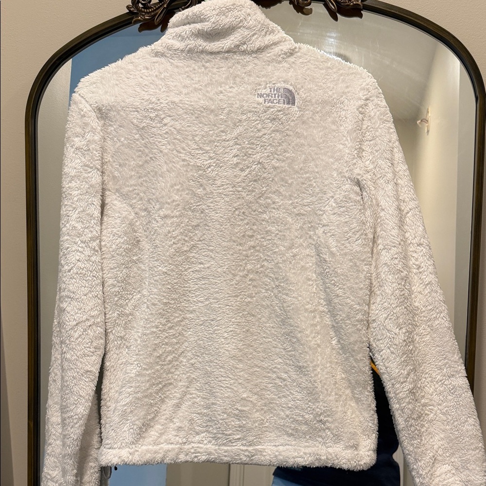 The North Face Women's white Plush Teddy Fleece Jacket - Picture 6 of 8